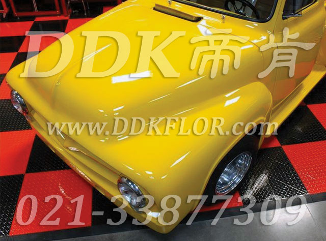 紅黑相間_汽車展廳鋪設樣板圖片,帝肯(DDK)_3000_680(展會地板材料)效果圖 紅黑相間_汽車展廳鋪設樣板圖片,帝肯(DDK)_3000_680(展會地板材料)效果圖,會展地板,可拼接展會塑膠地板,展會地板,展會地膠,展廳塑料格柵,展廳展車地墊,展臺地板,展銷會專用地板,摩托車展臺,汽車4s店卡扣展示板,汽車展廳地墊,汽車展廳地板,汽車展臺,汽車展示地墊,車型展示板,車展地板,車展地膠,