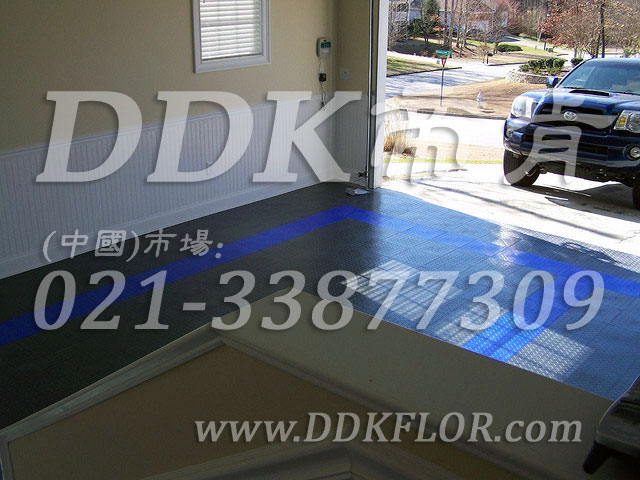 灰色+藍色_新型車庫地面膠樣板圖片,帝肯(DDK)_3000_C618(別墅車庫地面材料)效果圖 灰色+藍色_新型車庫地面膠樣板圖片,帝肯(DDK)_3000_C618(別墅車庫地面材料)效果圖,車庫pvc地板,車庫地坪,車庫地墊,車庫地板,車庫地膠,車庫塑料地毯,車庫塑膠地板,車庫防滑墊,車用防滑墊,別墅私家車庫裝修