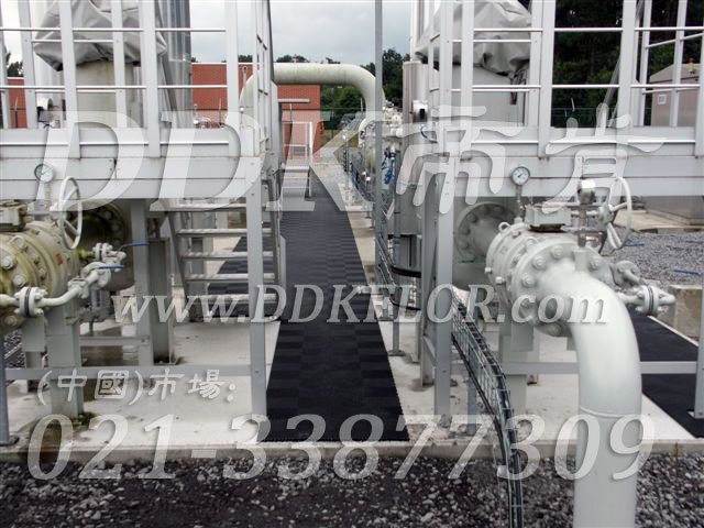 黑色(6)_組合安裝_平臺通道地面防滑材料樣板圖片,帝肯(DDK)_8100_9979(工廠地面材料)效果圖 黑色(6)_組合安裝_平臺通道地面防滑材料樣板圖片,帝肯(DDK)_8100_9979(工廠地面材料)效果圖,通道防滑墊,安全通道用地板,倉庫防潮地膠,地面防滑墊,塑膠防滑墊,塑膠防滑地墊,多功能移動地板,室外地墊,室外地板膠,室外拼接地墊,室外防滑墊,室外防滑透水墊,工業走道地墊,工業耐油地墊,拼接式地墊,拼接地板,抗壓地墊,抗壓地板,模塊地板,排水地板,排水地墊,柵格地墊,拼裝地膠,拼裝地板,拼裝地墊,拼接式防滑墊,排水防滑墊,漏水地墊,漏水地膠,漏水防滑墊,甲板防滑墊,疏水板,疏水地墊,疏水防滑墊,疏水墊,網格地板,網格地墊,網格塑料地板墊,網格防滑墊,網格塑料墊,網狀防滑墊,耐壓地板,走廊地毯,走道地墊,耐磨地墊,耐油防滑墊,耐油防滑地墊,耐油耐水地墊,防潮地板磚,防潮地板,防潮地墊,防滑隔水墊,防潮板,防滑拼墊,防滑塑料地墊,透水防滑塑膠地墊,透水地板膠墊,透水地墊,隔水地板,隔水材料,耐重壓地板,耐重壓地墊,耐酸堿防腐蝕膠墊,耐磨地板,耐酸堿膠墊,耐酸堿地墊,耐酸堿pvc地板膠,耐磨防滑地板,耐磨地膠