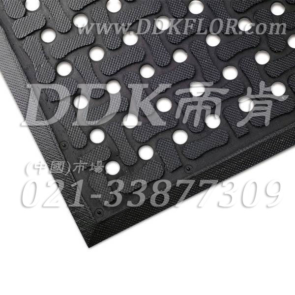 車間流水線地面防滑及保障安全和緩解站立疲勞的鋪地材料_黑色（8）樣板圖片,帝肯(DDK)_4700_9979（車間地面防滑鋪墊材）效果圖,工業(yè)抗疲勞地墊,工業(yè)抗疲勞防滑墊,抗疲勞地毯,抗疲勞墊,抗疲勞腳墊,經濟型抗疲勞地墊,疏水型抗疲勞地墊,防疲勞地墊,防疲勞腳墊,防疲勞墊,防疲勞地膠,防疲勞地毯,廠房防滑地膠,地面防滑墊,安全防滑墊,多孔防滑地墊,工業(yè)防滑地墊,工業(yè)防滑地毯,工業(yè)防滑墊,工廠防滑地墊,工廠防滑墊,帶孔防滑墊,排水地墊,橡膠防滑地墊,橡膠防滑地毯,橡膠防滑墊,流水線地墊,漏水防滑墊,漏水橡膠墊,疏水防滑地墊,疏水防滑墊,耐油防滑地墊,耐油防滑墊,車間地毯,車間防滑地墊,車間防滑墊,重型防滑耐油墊,防滑膠墊,防滑腳墊,防滑地毯,防滑橡膠墊,防滑橡膠地墊,工業(yè)地墊,工業(yè)地毯,工業(yè)地膠,工業(yè)耐油地墊,工業(yè)走道地墊,工廠地墊,工廠地板膠,工廠地毯,工廠地膠,工廠用橡膠地墊,工廠走道地墊,耐油工業(yè)橡膠墊,耐油地墊,工廠車間地膠,車間地墊,車間地膠墊,車間地面膠皮,車間塑料防滑墊