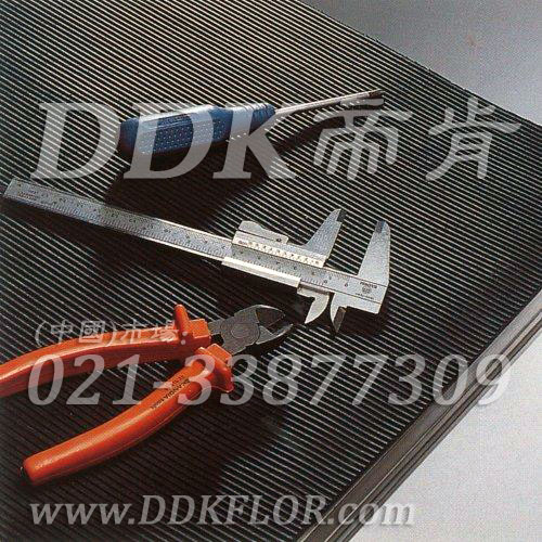 卷材黑色（12）_工廠車間用防滑耐磨地毯樣板圖片,帝肯(DDK)_S450_9979（工業車間地面防滑材料）效果圖,廠房地毯,廠房地膠,過道地毯,過道地墊,過道防滑墊,工廠車間地板革,維修車間地板,車間地墊,車間地毯,車間地膠墊,車間地面膠皮,車間塑料防滑墊,車間用地板膠,車間防滑地墊,車間防滑墊,車間防砸地板,工廠車間地膠,工業地毯,工業地膠,工業塑料地毯,工業地墊,工業地板膠,工業地板革,工業耐油地墊,工業走道地墊,工業防滑地毯,工業防滑墊,工廠地墊,工廠地毯,工廠地膠,工廠走道地墊,工業抗疲勞防滑墊,走道地墊,走道地毯,走道墊,塑料防滑地毯,橡膠地毯,耐壓耐磨地毯,走廊地毯,防滑地毯,防污地毯,防滑毯,防水地毯,防噪聲地毯,通道地毯,經濟型抗疲勞地墊,抗疲勞腳墊,抗疲勞地毯,防疲勞地膠,防疲勞地毯,耐磨地膠,工廠用橡膠地墊,工廠防滑地墊,工廠防滑墊,pvc防滑地毯,pvc防滑地膠,PVC地毯,pvc地膠,pvc塑料地毯,pvc塑膠地毯,流水線地墊