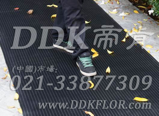 黑色戶外走道防滑地毯卷材(2)樣板圖片,帝肯(DDK)_S450_660(室外地面防滑地毯材料)效果圖 黑色戶外走道防滑地毯卷材(2)樣板圖片,帝肯(DDK)_S450_660(室外地面防滑地毯材料)效果圖,室外地墊,室外地板膠,室外地板革,室外地毯,室外地膠,室外塑料地毯,室外塑膠地板,室外橡膠地板,室外防水地板,室外防滑地墊,室外防滑地毯,室外防滑墊,彈性地膠,戶外地膠,戶外地毯,戶外地墊,戶外綠色地毯,戶外塑膠地毯,地膠,走道地墊,走道地毯,走道墊,通道地毯,過道地毯,過道防滑墊,橡膠防滑地毯,防滑地毯,塑料防滑地毯