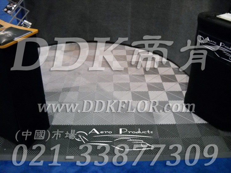 淺灰組合安裝(31)_展覽展銷會活動接待區(qū)地面地板鋪裝材料樣板圖片,帝肯(DDK)_8100_680(展覽地面地板材料)效果圖, 淺灰組合安裝(31)_展覽展銷會活動接待區(qū)地面地板鋪裝材料樣板圖片,帝肯(DDK)_8100_680(展覽地面地板材料)效果圖,會展地板,可拼接展會塑膠地板,展會地板,展會地膠,展廳塑料格柵,展廳展車地墊,展臺地板,展銷會專用地板