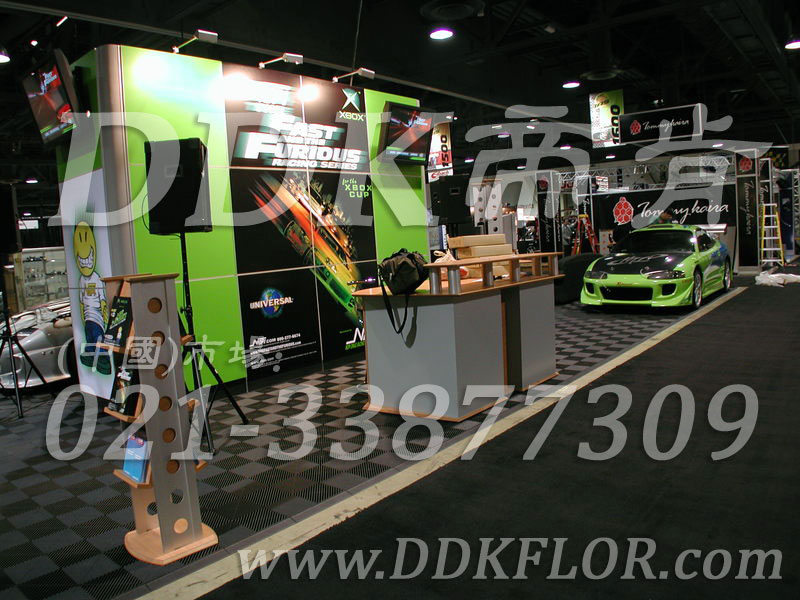 深灰組合安裝(34)_展覽展銷會產(chǎn)品展示發(fā)布區(qū)地面地板鋪裝材料樣板圖片,帝肯(DDK)_8100_680(展覽地面地板材料)效果圖, 深灰組合安裝(34)_展覽展銷會產(chǎn)品展示發(fā)布區(qū)地面地板鋪裝材料樣板圖片,帝肯(DDK)_8100_680(展覽地面地板材料)效果圖,會展地板,可拼接展會塑膠地板,展會地板,展會地膠,展廳塑料格柵,展廳展車地墊,展臺地板,展銷會專用地板