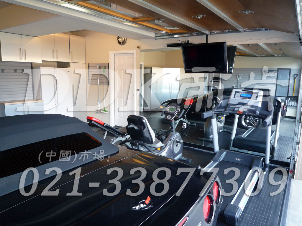 室內健身房運動地面材料(23)_黑色樣板圖片,帝肯(DDK)_2000_3020(健身房地面鋪裝材料)效果圖 室內健身房運動地面材料(23)_黑色樣板圖片,帝肯(DDK)_2000_3020(健身房地面鋪裝材料)效果圖,健身房pvc塑膠地板,健身房地墊,健身房地板,健身房地板膠,健身房地毯,健身房地膠,健身房橡膠地板,健身房防震地墊,運動地墊,運動地板,運動地膠