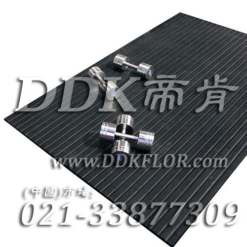黑色凸起表面（7）_抗壓耐磨防滑厚地板樣板圖片,帝肯(DDK)_4900_3020（健身房防震墊材料）效果圖,健身房防震地墊,健身房地墊,健身房地板膠,健身房地膠,健身房橡膠地板,運(yùn)動地墊,運(yùn)動地板,運(yùn)動地膠,健身房地毯,健身房pvc塑膠地板,健身房地板,