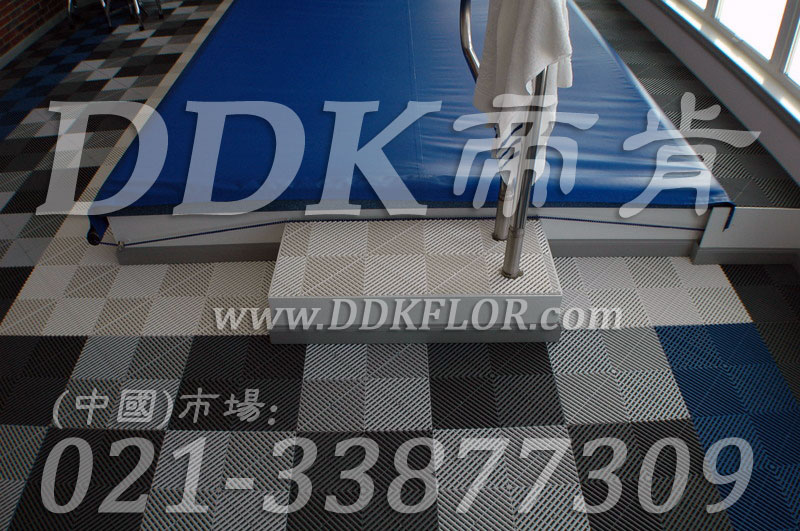 灰白加藍(lán)色相拼紋_洗浴桑拿按摩房地面防滑地板材料(13)樣板圖片,帝肯(DDK)_8100_337(疏水型衛(wèi)生間浴室防滑地磚材料) 效果圖 灰白加藍(lán)色相拼紋_洗浴桑拿按摩房地面防滑地板材料(13)樣板圖片,帝肯(DDK)_8100_337(疏水型衛(wèi)生間浴室防滑地磚材料) 效果圖,衛(wèi)浴防滑墊,衛(wèi)生間地墊,衛(wèi)生間地板隔水墊,衛(wèi)生間地膠,衛(wèi)生間塑料地板,衛(wèi)生間防水地墊,衛(wèi)生間防水墊,衛(wèi)生間防滑地墊,衛(wèi)生間防滑地毯,衛(wèi)生間防滑墊,浴室pvc格柵地板,浴室地墊,浴室地板,浴室地板磚,洗手間防滑墊,洗手間地墊,洗手間防滑地毯,洗浴防滑墊,洗澡間防滑墊,浴室地毯,浴室地磚,浴室地膠,浴室墊,浴池防滑墊,浴池防滑地墊,浴室防滑疏水磚,浴室防滑墊,浴室防滑地膠,浴室防滑地板,浴室防滑地墊,淋浴房防滑墊,公共衛(wèi)生間塑料地毯,廁所防滑墊,桑拿地板