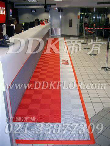 健身會所前臺接待區(qū)地面防滑鋪裝材料_紅加白組合(1)樣板圖片,帝肯(DDK)_8100_3020(地下室健身房地面地板材料)效果圖 健身會所前臺接待區(qū)地面防滑鋪裝材料_紅加白組合(1)樣板圖片,帝肯(DDK)_8100_3020(地下室健身房地面地板材料)效果圖,運動地墊,運動地板,運動地膠,健身房pvc塑膠地板,健身房地墊,健身房地板,健身房地板膠,健身房地毯,健身房地膠,健身房橡膠地板,健身房防震地墊