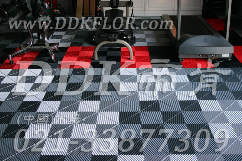 健身房器械區(qū)地面鋪裝材料_紅加灰白組合（2）樣板圖片,帝肯(DDK)_8100_3020（地下室健身房地面地板材料）效果圖,健身房pvc塑膠地板,健身房地墊,健身房地板,健身房地板膠,健身房地毯,健身房地膠,健身房橡膠地板,健身房防震地墊,運動地墊,運動地板,運動地膠