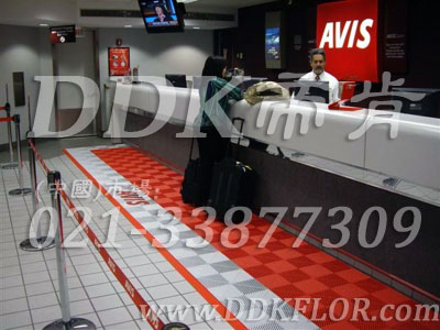 健身會所前臺接待區(qū)地面防滑鋪裝材料（5）_紅加白組合樣板圖片,帝肯(DDK)_8100_3020（地下室健身房地面地板材料）效果圖,健身房pvc塑膠地板,健身房地墊,健身房地板,健身房地板膠,健身房地毯,健身房地膠,健身房橡膠地板,健身房防震地墊,運動地墊,運動地板,運動地膠