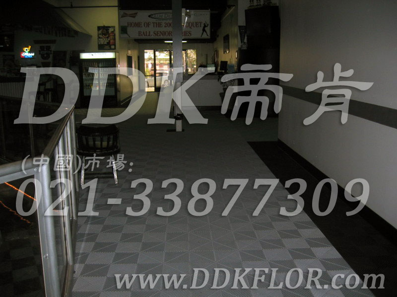 健身會所通道地面防滑耐磨鋪裝材料（7）_灰白組合樣板圖片,帝肯(DDK)_8100_3020（地下室健身房地面地板材料）效果圖,健身房pvc塑膠地板,健身房地墊,健身房地板,健身房地板膠,健身房地毯,健身房地膠,健身房橡膠地板,健身房防震地墊,運動地墊,運動地板,運動地膠