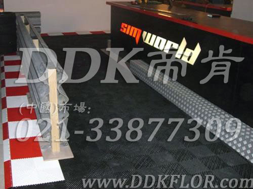 健身會所前臺接待區(qū)鋪裝材料（9）_紅白加黑灰組合樣板圖片,帝肯(DDK)_8100_3020（地下室健身房地面地板材料）效果圖,健身房pvc塑膠地板,健身房地墊,健身房地板,健身房地板膠,健身房地毯,健身房地膠,健身房橡膠地板,健身房防震地墊,運動地墊,運動地板,運動地膠