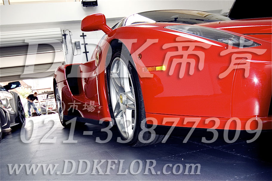 私家車庫裝修車庫地坪地面材料(14)_灰色平紋防滑表面車庫地板樣板圖片,帝肯(DDK)_2000_C618(地下車庫地面材料)效果圖 私家車庫裝修車庫地坪地面材料(14)_灰色平紋防滑表面車庫地板樣板圖片,帝肯(DDK)_2000_C618(地下車庫地面材料)效果圖,別墅私家車庫裝修,車庫pvc地板,車庫地坪,車庫地墊,車庫地板,車庫地膠,車庫塑料地毯,車庫塑膠地板,車庫防滑墊,停車場防滑墊