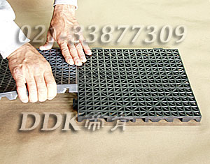 灰色_加厚鏤空防滑墊材30*30cm樣板圖片,帝肯(DDK)_8300(SMX|世勁)效果圖 灰色_加厚鏤空防滑墊材30*30cm樣板圖片,帝肯(DDK)_8300(SMX|世勁)效果圖,塑料防滑網(wǎng)格墊,塑料網(wǎng)格防滑地墊,塑料網(wǎng)格扳,網(wǎng)格塑料墊,網(wǎng)格地墊,網(wǎng)格地板,網(wǎng)格防滑墊,網(wǎng)格塑料地板墊,防滑塑料網(wǎng)格,網(wǎng)孔地墊,室外拼接地墊,拼裝地墊,拼接式地墊,拼接式防滑墊,防滑拼墊,PVC拼接地墊,室外鏤空拼裝地板,籃球場地拼裝地板,漏水防滑墊,漏水地膠,漏水地墊,漏水橡膠墊,透水地墊,防水地墊,防水地毯,防水墊,防水地膠墊,防水防滑墊,隔水地墊,隔水地板,隔水材料,耐油耐水地墊,疏水墊,疏水性材料,疏水磚,疏水防滑地墊,疏水防滑墊,疏水板,塑料膠墊,pvc防水地墊,z字型疏水墊,衛(wèi)生間防水地墊,衛(wèi)生間防水墊,衛(wèi)生間地板隔水墊,排水地墊,排水地板,排水防滑墊,泄水型地板磚,透水防滑塑膠地墊,防滑隔水墊,防潮地墊,pvc防滑地膠,PVC防滑墊,pvc地墊,pvc地膠