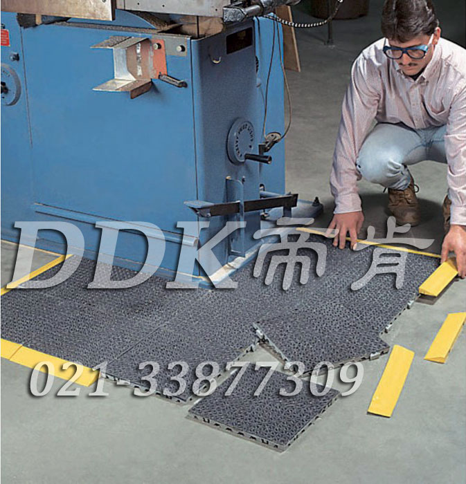 黑顏色_防油防滑機床四周鋪墊材30*30cm樣板圖片,帝肯(DDK)_8300_9979(防水防油型車間地面防滑材料)效果圖 黑顏色_防油防滑機床四周鋪墊材30*30cm樣板圖片,帝肯(DDK)_8300_9979(防水防油型車間地面防滑材料)效果圖,工業地墊,工業防滑墊,工業防滑地墊,工廠地膠,工廠地墊,耐油工業橡膠墊,工廠車間地膠,車間地毯,車間地墊,車間防滑墊,車間防滑地墊,工廠防滑墊,工廠用橡膠地墊,耐油地墊,耐油橡膠地墊,耐油耐水地墊,耐油膠墊,耐油防滑地墊,耐油防滑墊,工業耐油地墊,防油地墊,防油防滑墊