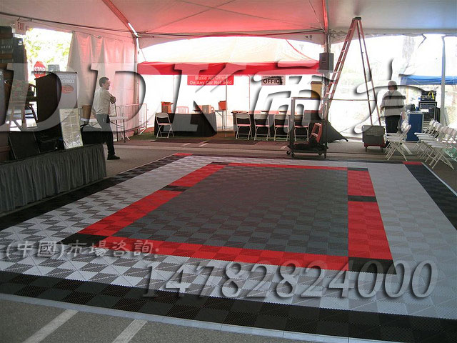 【室外塑料防滑地墊】快捷拼裝型室外塑料防滑地墊_灰白黑紅三色組合效果樣板圖片,帝肯(DDK)_8100_900(大門入口防滑墊)效果圖 【室外塑料防滑地墊】快捷拼裝型室外塑料防滑地墊_灰白黑紅三色組合效果樣板圖片,帝肯(DDK)_8100_900(大門入口防滑墊)效果圖,室外地墊,室外地板膠,室外防滑地墊,室外地膠