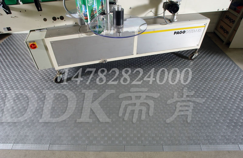 【機床防滑磚】耐油防滑的機床用硬質塑化拼塊式防滑磚樣板圖片,帝肯(DDK)_3000_9979(工廠用耐酸堿耐磨防油地面磚)效果圖 【機床防滑磚】耐油防滑的機床用硬質塑化拼塊式防滑磚樣板圖片,帝肯(DDK)_3000_9979(工廠用耐酸堿耐磨防油地面磚)效果圖,工業防滑墊,工業防滑地板,耐酸堿pvc地板膠,耐磨防滑地磚