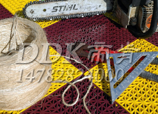 【放工具地墊】防止碰傷損壞用放工具地墊樣板圖片,帝肯(DDK)_8300_9979(防水防油型車間地面防滑材料)效果圖 【放工具地墊】防止碰傷損壞用放工具地墊樣板圖片,帝肯(DDK)_8300_9979(防水防油型車間地面防滑材料)效果圖,工業(yè)地墊,工廠地墊,車間地墊