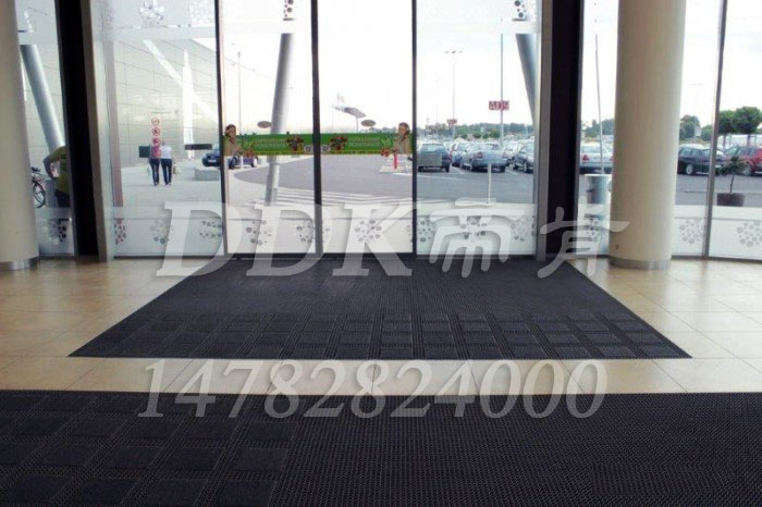 【門(mén)廳地墊】賓館門(mén)廳腳踏墊/辦公樓門(mén)廳腳墊/賓館門(mén)廳刮泥地墊樣板圖片,帝肯(DDK)_3MD9300(曼達(dá))效果圖 【門(mén)廳地墊】賓館門(mén)廳腳踏墊/辦公樓門(mén)廳腳墊/賓館門(mén)廳刮泥地墊樣板圖片,帝肯(DDK)_3MD9300(曼達(dá))效果圖,pvc拼接式除塵墊,三合一防塵地墊,三合一防塵墊,三合一除塵墊,入口防塵地墊,刮泥除塵地墊,吸水吸塵地墊,門(mén)口防塵地毯,門(mén)口防塵地墊,門(mén)口腳踏墊,門(mén)口腳墊,門(mén)口地面除塵刷,門(mén)廳除塵地墊,門(mén)廳腳墊,門(mén)廳地墊,門(mén)前腳墊,門(mén)前毯,門(mén)前墊,門(mén)前地墊,門(mén)廳地毯,門(mén)口地墊,門(mén)口地毯,防塵地墊,防塵防滑地墊,防塵防污地墊,防塵門(mén)墊,防塵墊,門(mén)口除塵地墊,門(mén)墊,門(mén)口防滑墊,門(mén)口防滑地膠,門(mén)口防滑地墊,門(mén)口防塵墊,門(mén)墊地毯,門(mén)墊地墊,防塵地毯,防塵地膠墊,除塵地墊,防滑除塵地墊,除塵地毯,除塵地膠,除塵門(mén)墊,除塵腳墊,除塵墊,刮泥地墊,刮泥門(mén)墊