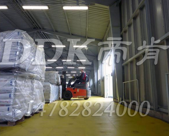 【甲類倉庫地膠】倉庫地面一般用那種地膠材料？樣板圖片,帝肯(DDK)_2000_9979(工業(yè)廠房車間地面材料)效果圖,倉庫地板,倉庫塑膠地板,倉庫防潮地膠,倉庫地墊,庫房地板,庫房地磚,庫房地膠墊,庫房塑膠地板