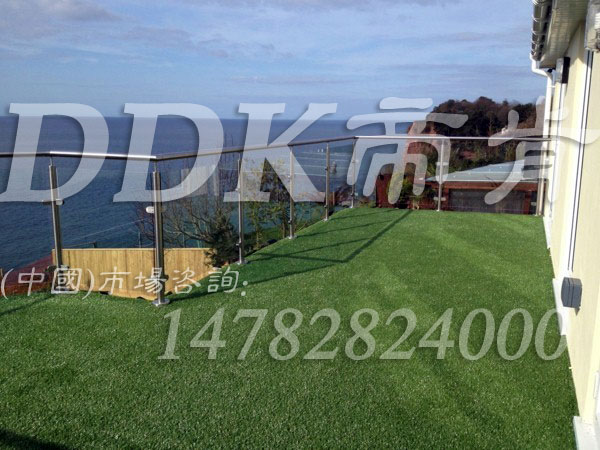 【樓頂露臺地板鋪什么】仿真草坪鋪樓頂露臺地板樣板圖片,帝肯(DDK)_6200(Green|歌林)效果圖 【樓頂露臺地板鋪什么】仿真草坪鋪樓頂露臺地板樣板樣板圖片,帝肯(DDK)_6200(Green|歌林)效果圖,室外露臺裝修,露臺草坪,露臺地面裝修,頂樓露臺裝修